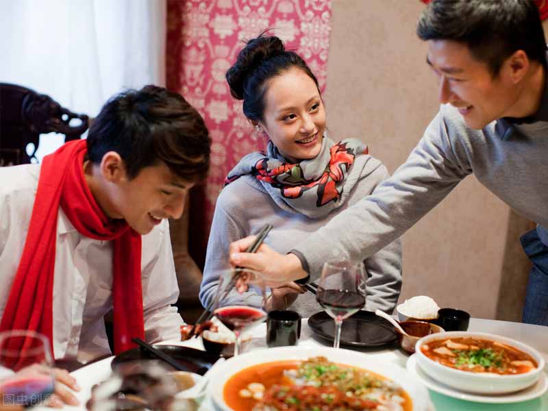 Chinese Dining Etiquette and Customs Guide for Foreign Travelers